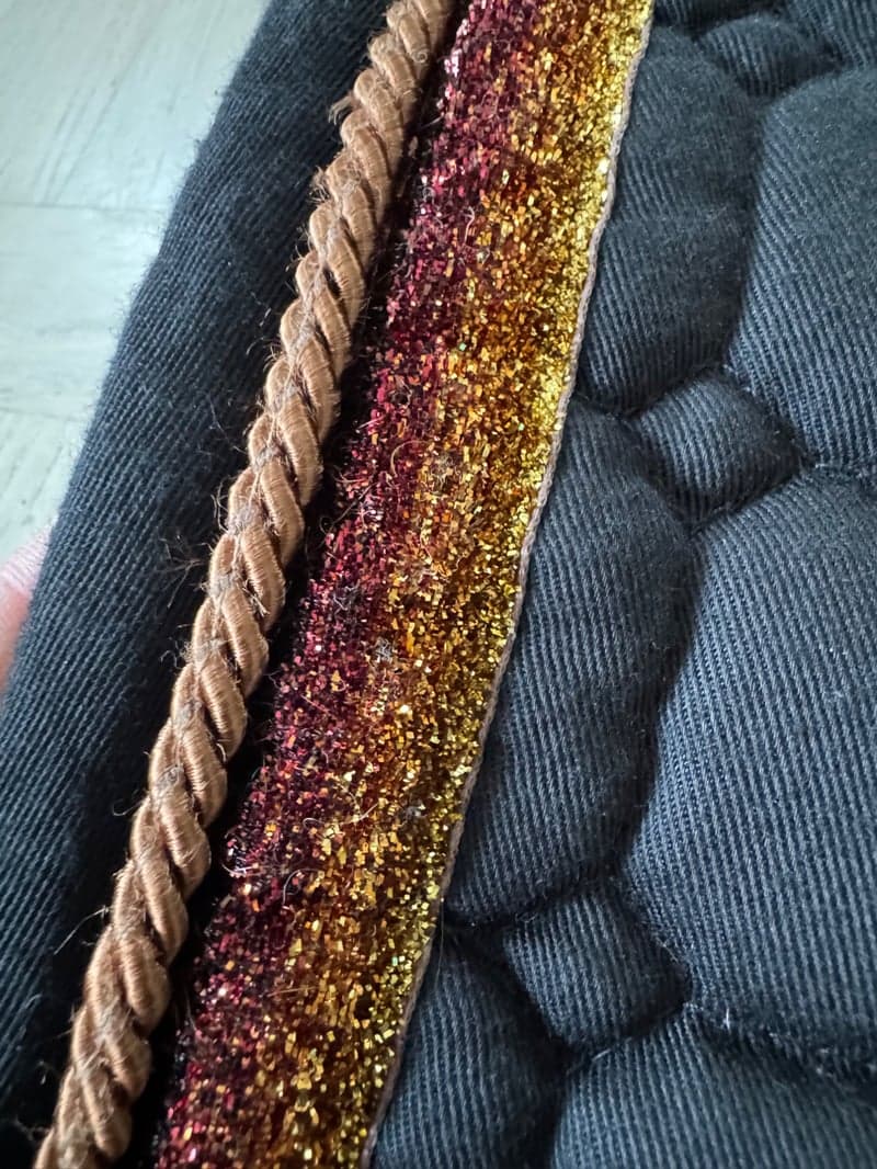 Image 2 of Svart schabrak från Equito