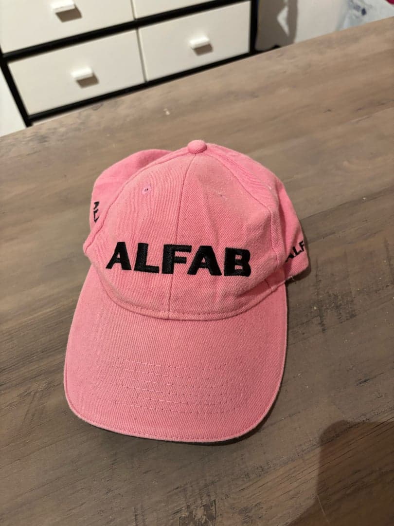 Image 1 of Rosa keps från ALFAB