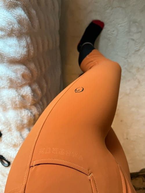 Bild av Orange ridbyxor från Vestrum