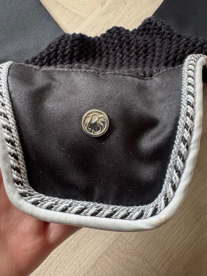 Media 2 of Svart huva från PS of Sweden