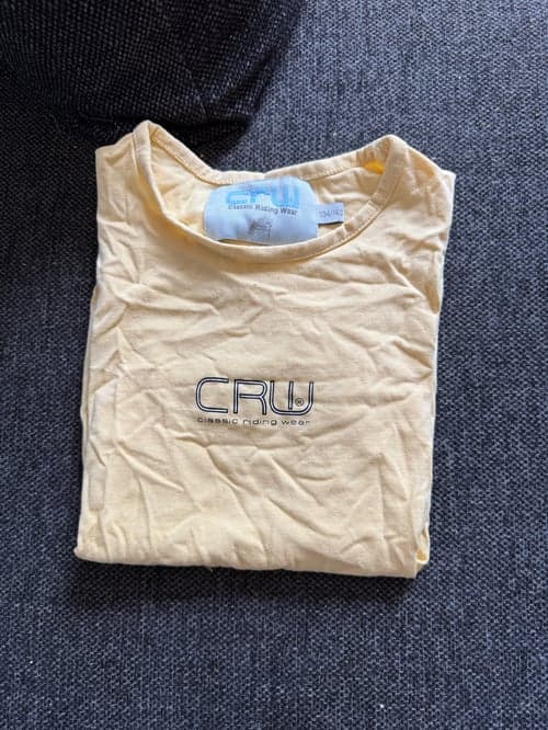 Image of Gul t-shirt från CRW