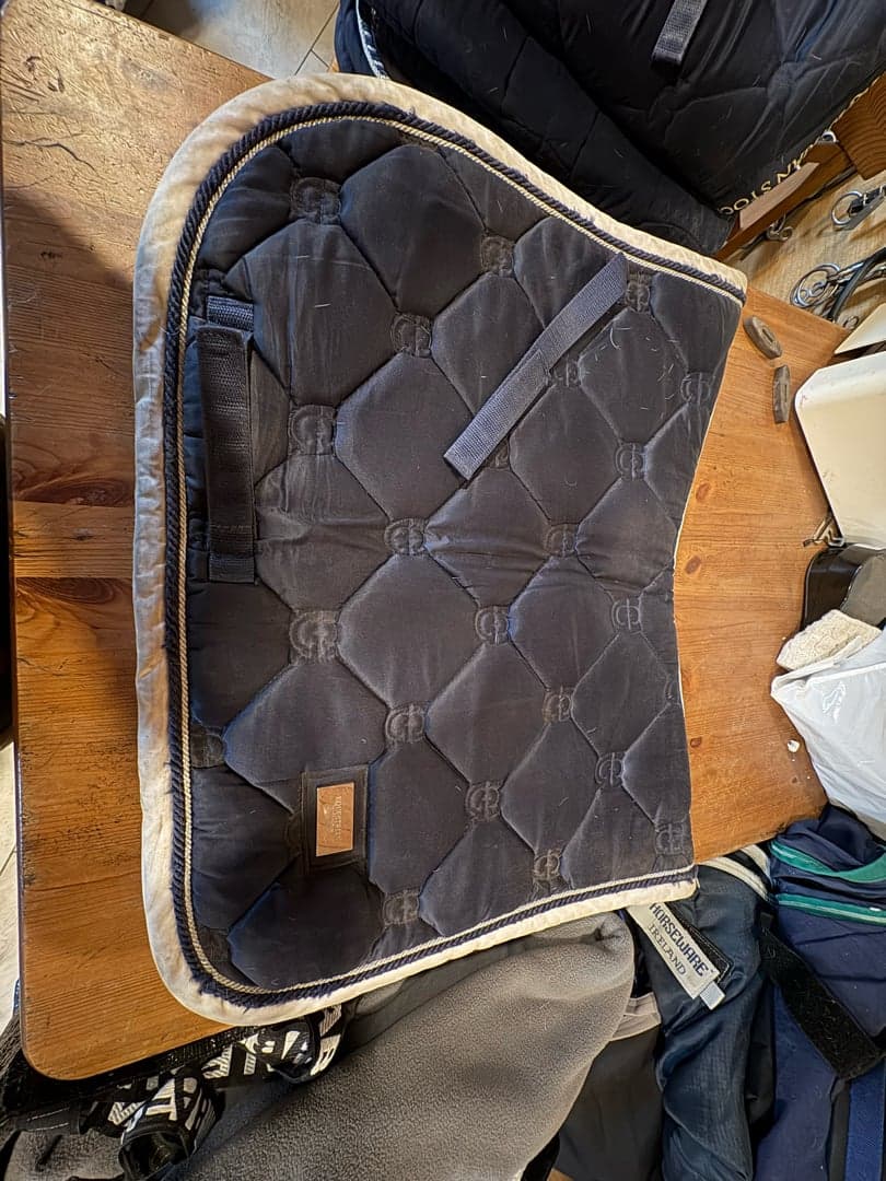 Bild 1 av Mörkblått schabrak från Equestrian Stockholm 