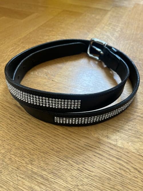 Image of Svart skärp med bling