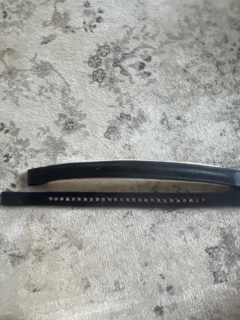 Bild 1 av Två pannband i ponny