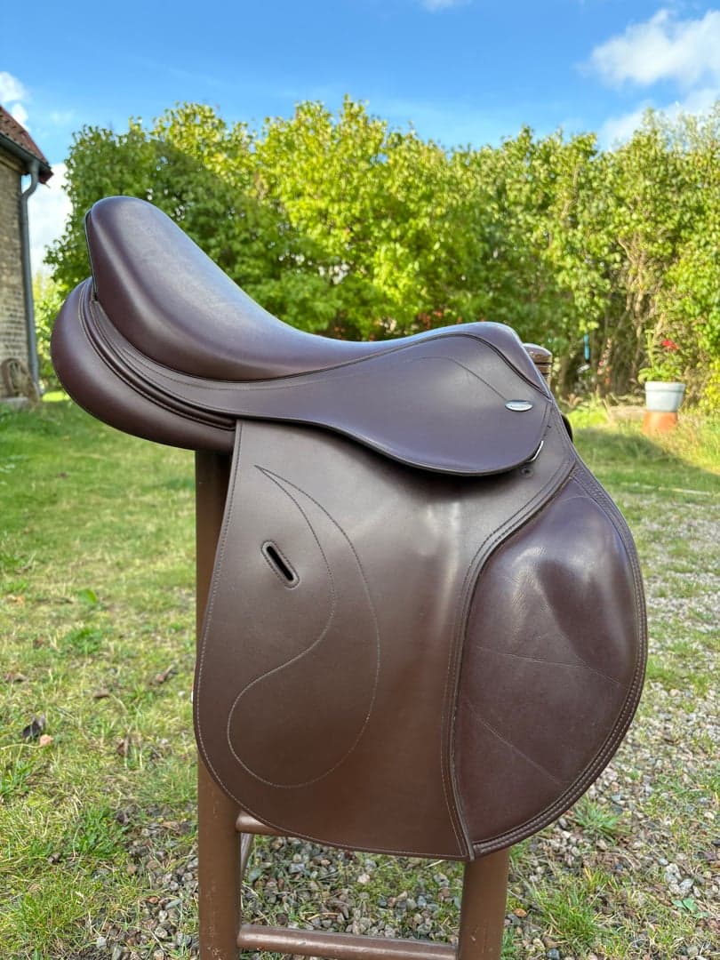 Bild 1 av Brun sadel från Tekna
