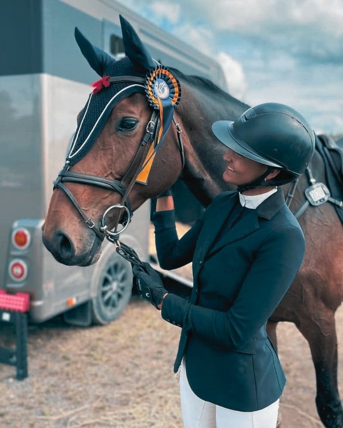 Media 3 av Problemlösning & rehab - vi hjälper hästar med utmaningar 