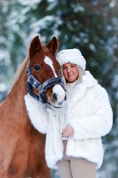 Post 2 of German Riding Pony with title ❄️🥰