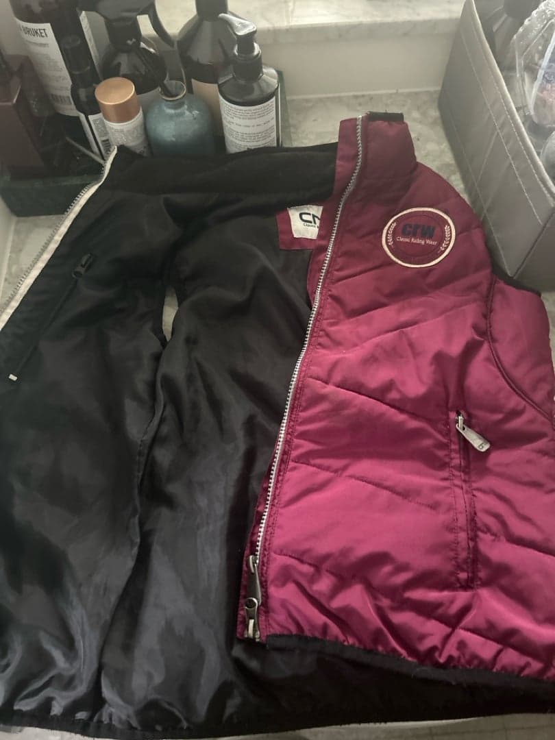 Bild 1 av Vinröd väst från CRW