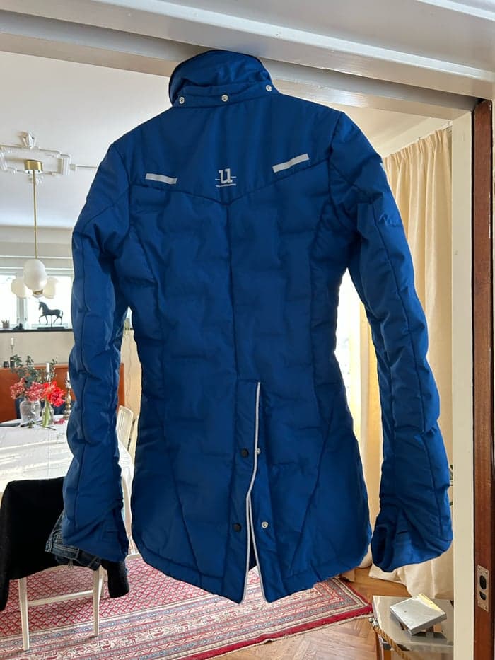 Media 3 of Blå jacka från Uhip