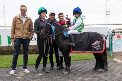 Inlägg 52 av Galopp med titeln Vinst i Galoppshopen Derby på Jägersro 🌟🥇🏆