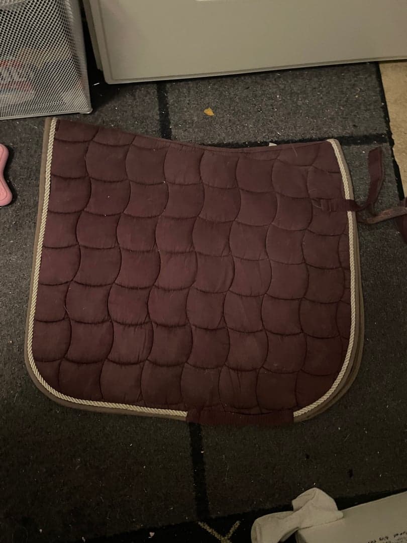 Bild 1 av Vinröd Schabrak 