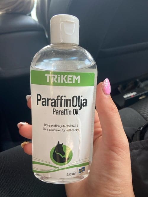 Bild av  paraffinolja från Trikem