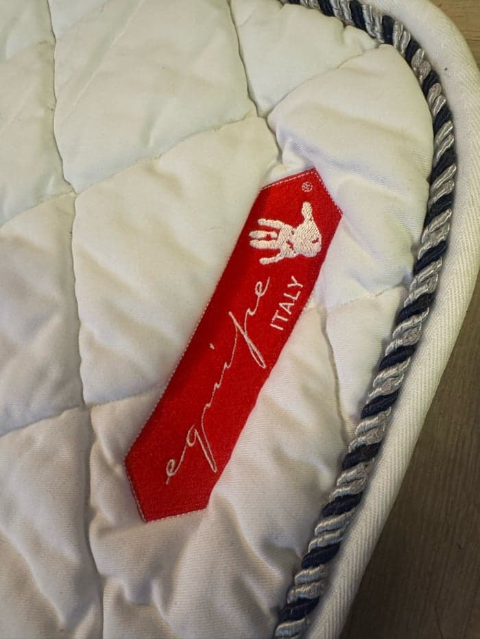 Media 4 of Vitt schabrak från Equipe