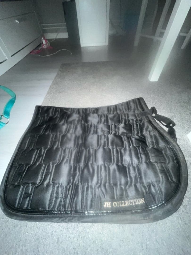 Bild 1 av Svart schabrak från JH Collection