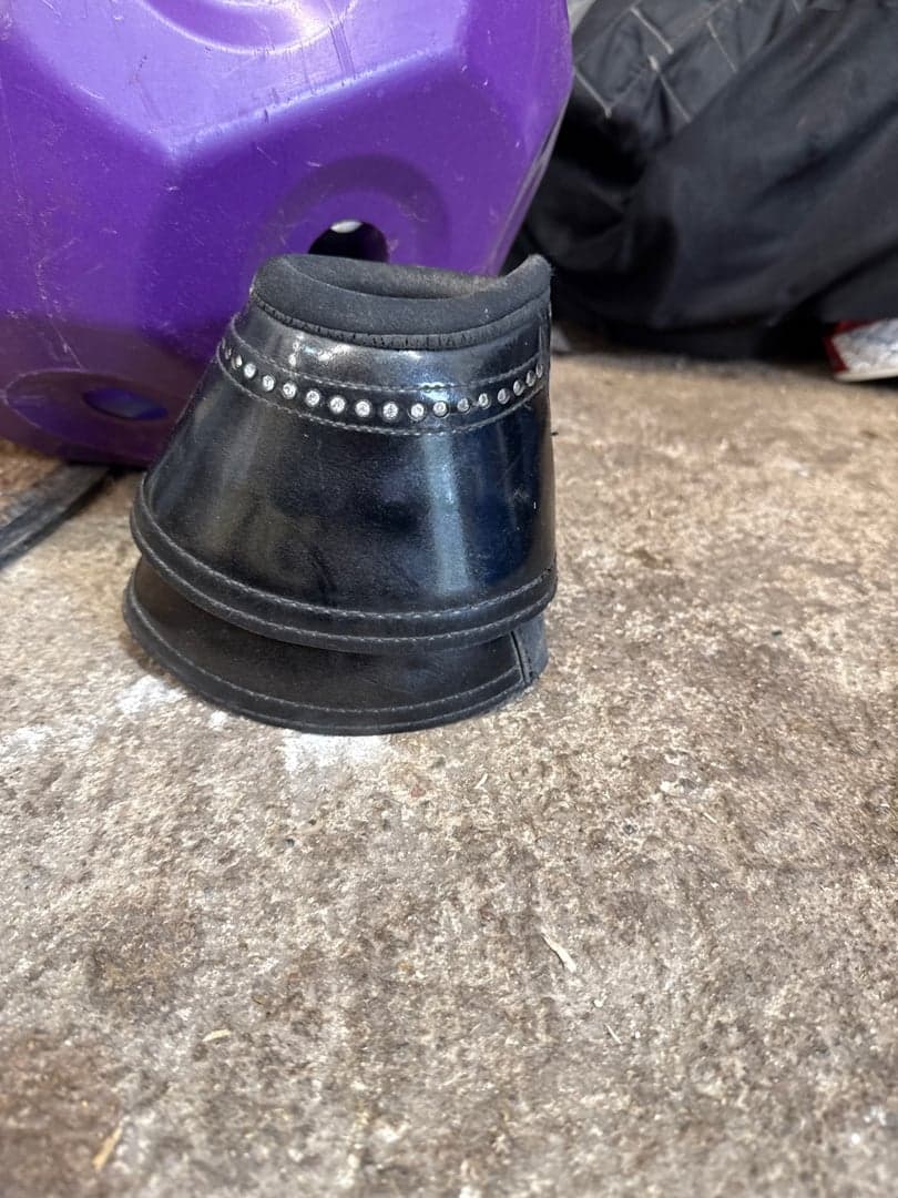 Bild 1 av Svarta Boots m bling 