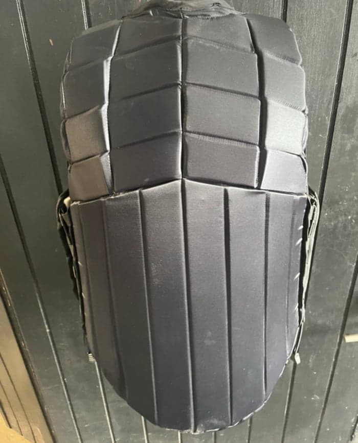 Media 2 of Svart säkerhetsväst från Racesafe
