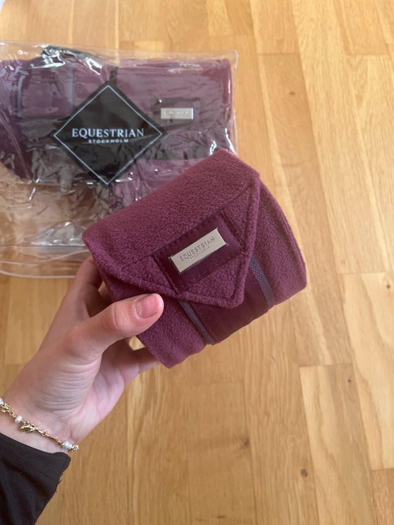 Bild 2 av Mörklila lindor från Equestrian Stockholm