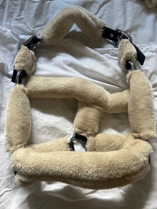 Bild av Beige Fluffig grimma