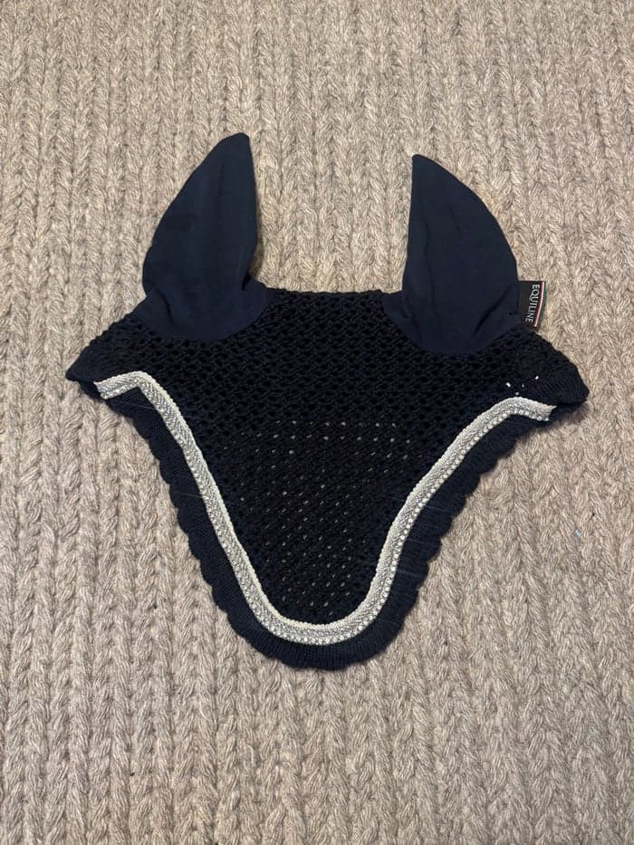 Media 4 av Mörkblå huva från Equiline med strass