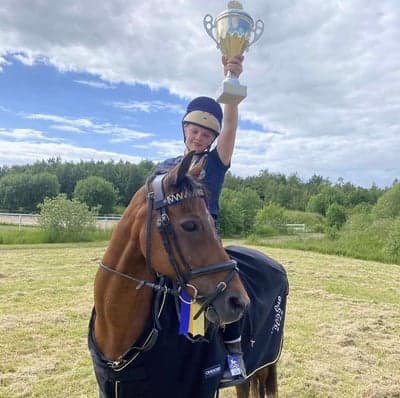 Inlägg 10 av Mounted games med titeln Vinnare av nissecupen 2022 med JR landslaget🏆