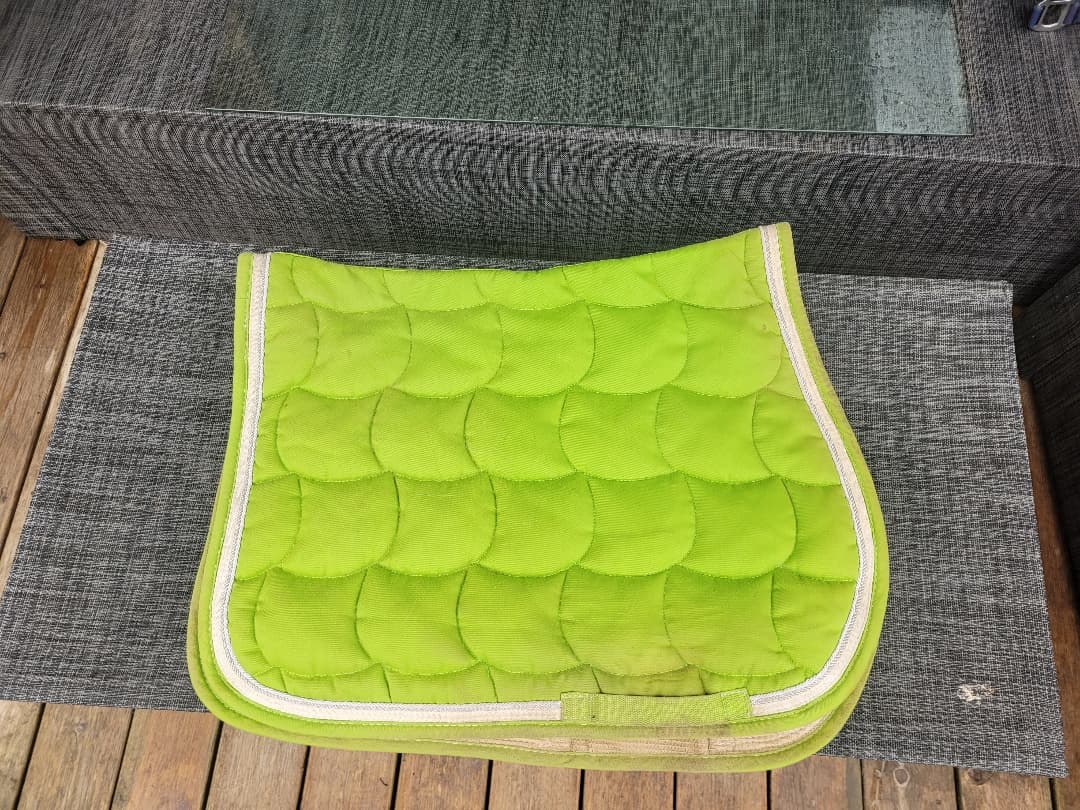 Bild 1 av Green saddle pad