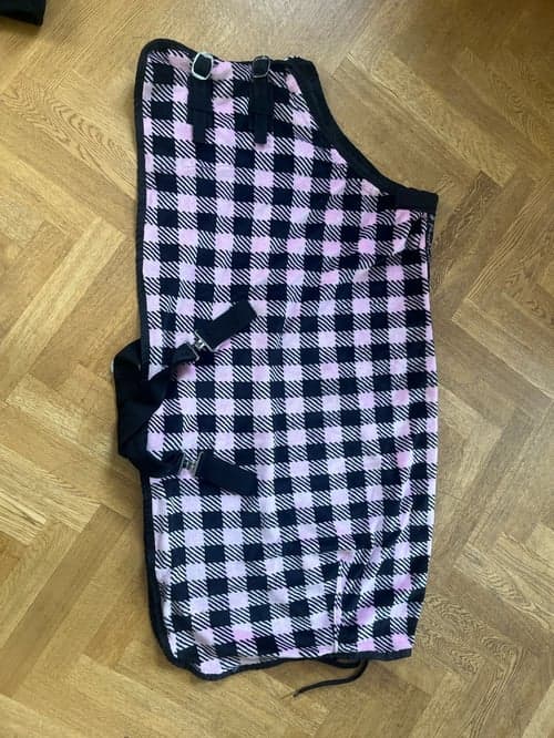 Bild av Rosa och svart täcke