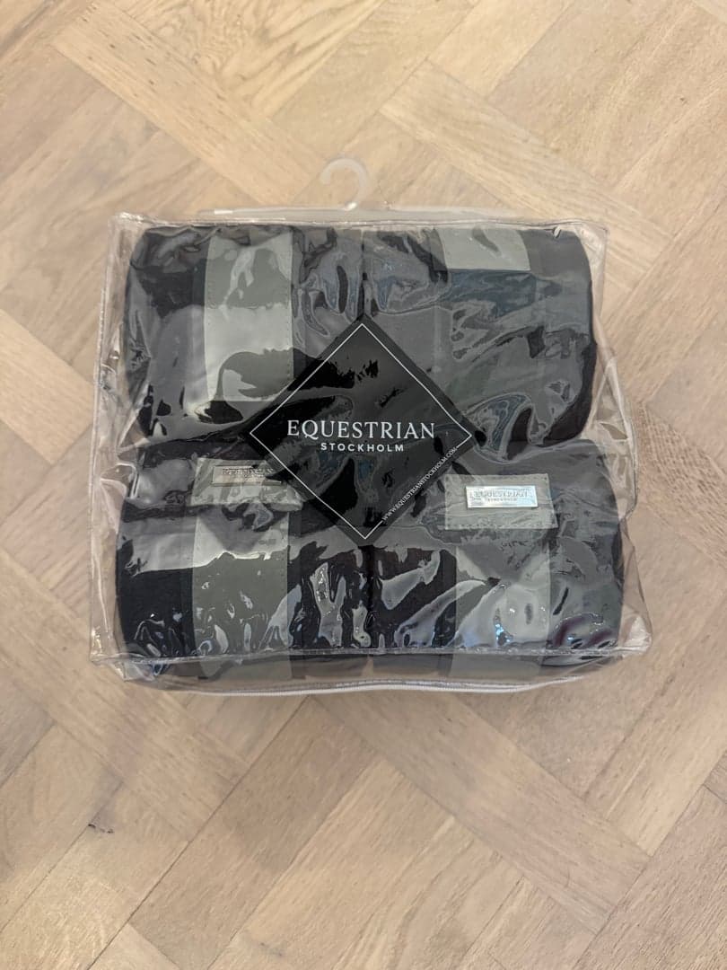 Bild 1 av Grå benlindor från Equestrian Stockholm