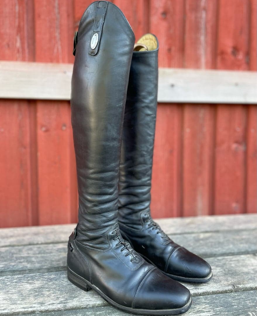 Image 1 of Parlanti ridstövlar