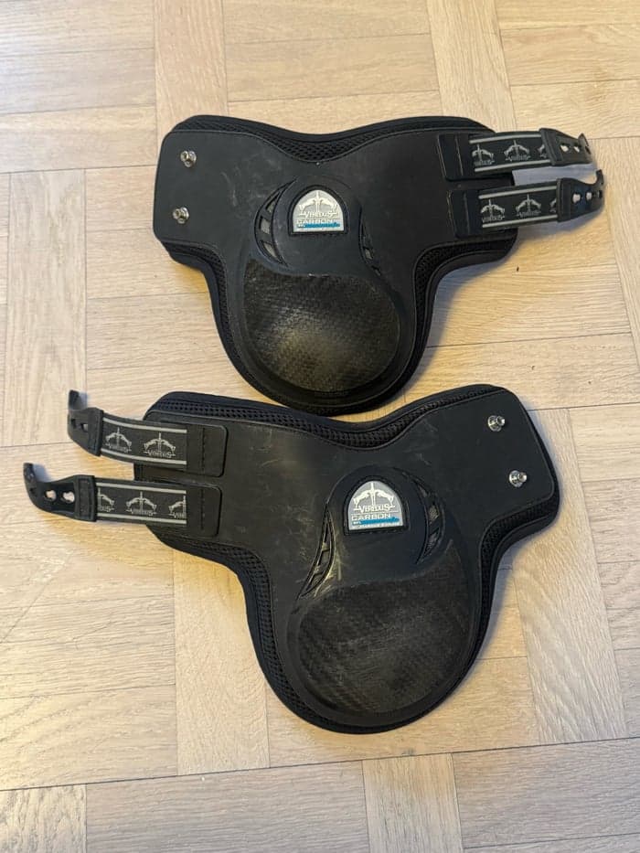 Media 1 av Svarta bakbenskydd från Veredus