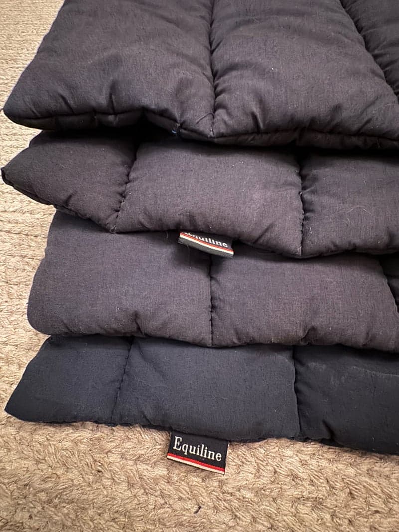 Bild 2 av Mörkblå benpaddar 