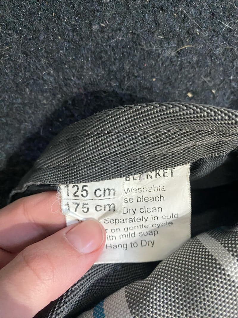 Image 4 of Grått stalltäcke