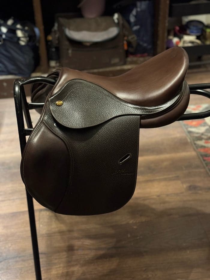 Media 2 av Brun sadel från lippo 15,5