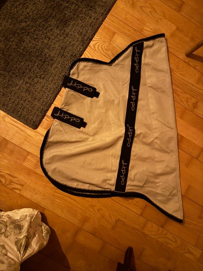 Media 2 av Flugtäcke från lippo