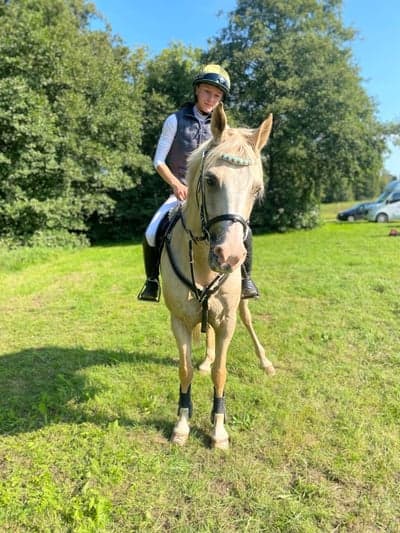 Inlägg 6 av Galopp med titeln Tarzan debuterar hoppning