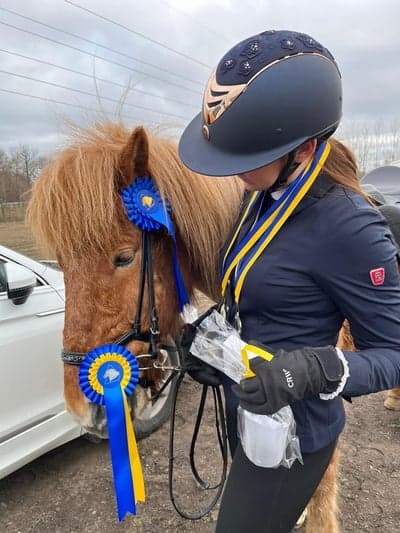 Inlägg 122 av Hoppning med titeln Andra tävlingen tillsammans❤️🥇