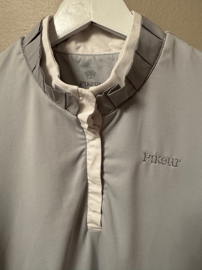 Media 2 av Grå kortärmad tävlingströja från Pikeur
