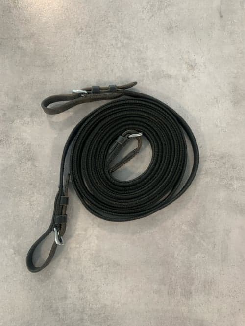 Bild av Svarta långtyglar ribbväv