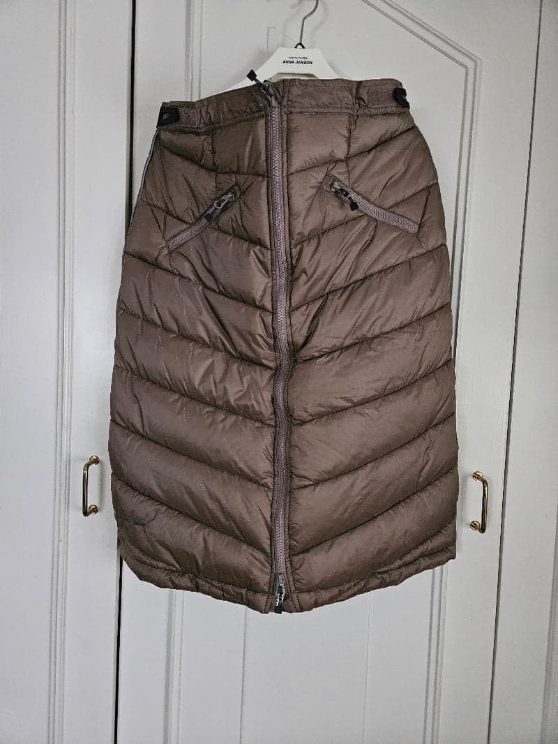 Bild 3 av Jacka och kjol från Uhip