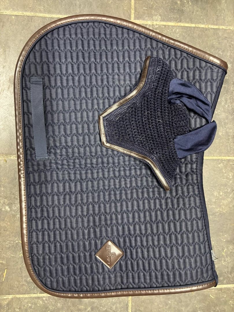 Image 1 of Mörkblått schabrak med huva från Kentucky