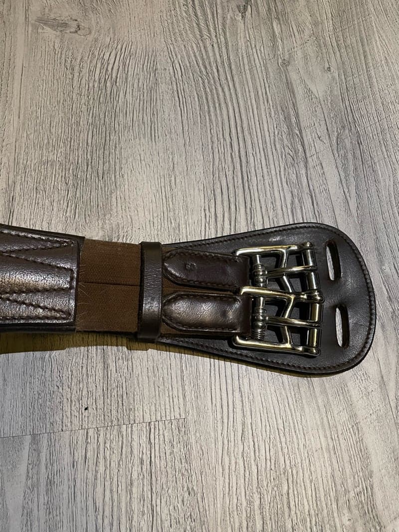 Bild 2 av Mörkbrun dressyrgjord