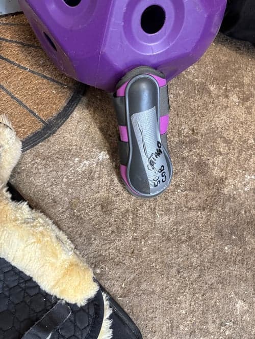 Bild av Lila benskydd från Carago