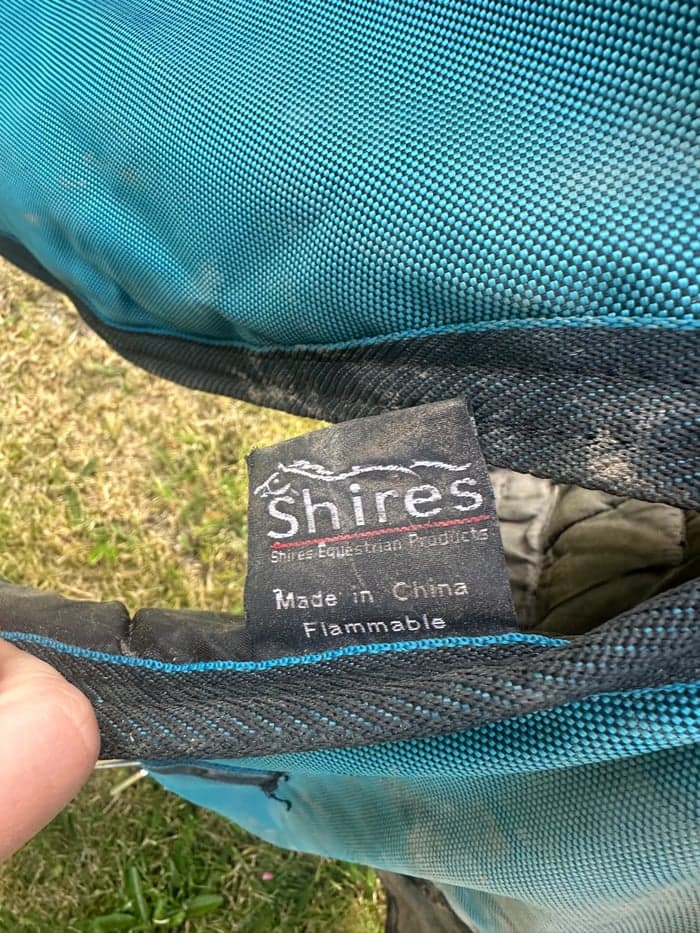 Media 2 of Täcke Shires 140 400/450grams