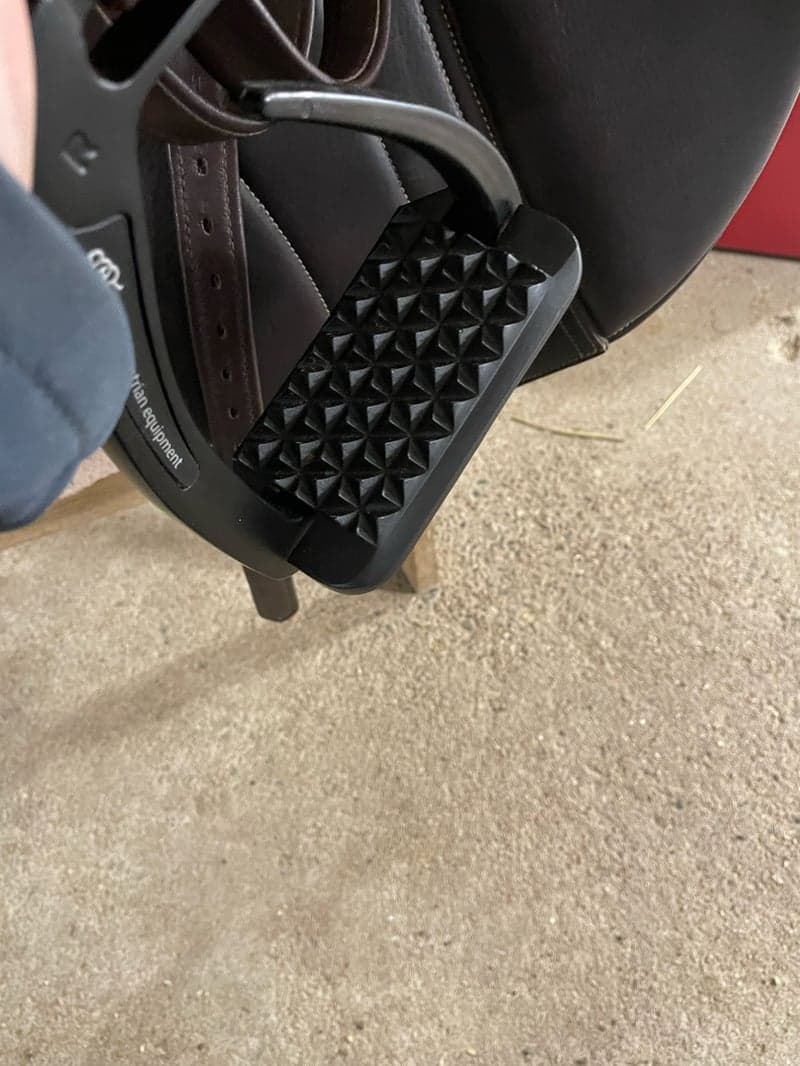 Bild 3 av Svart Stigbygel 