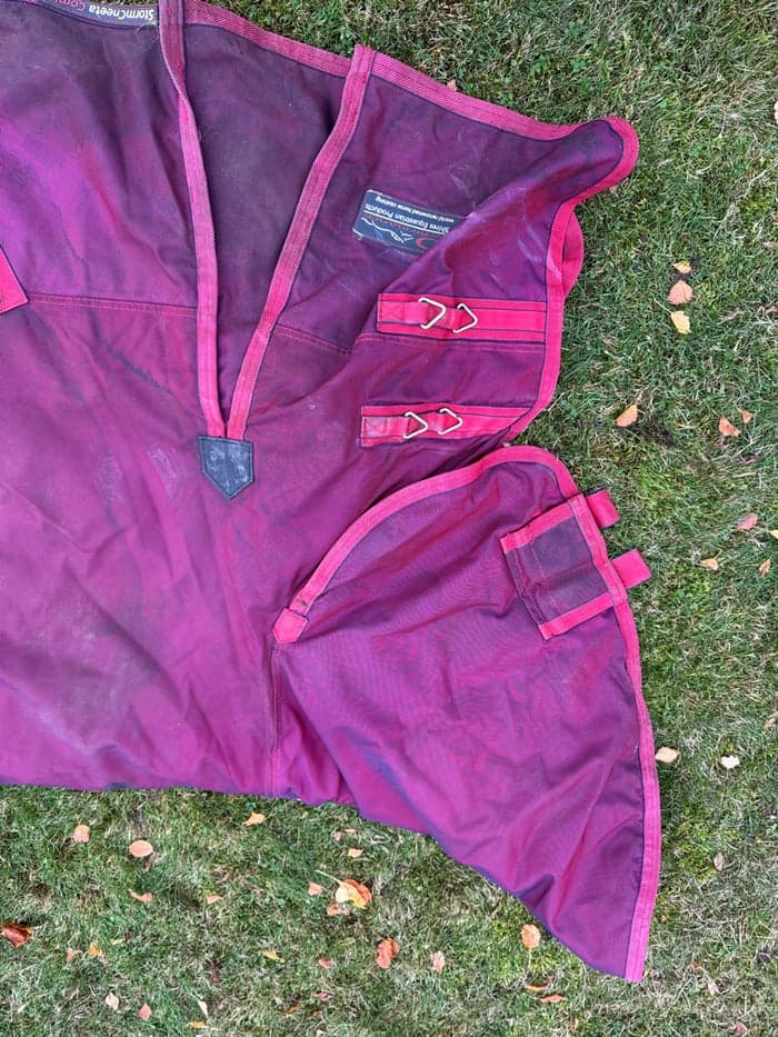 Media 2 of Rött vintertäcke från Shires