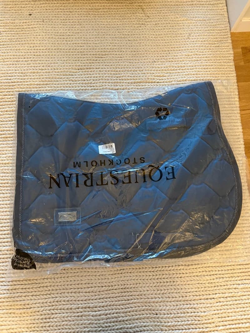 Bild 2 av Mörkblått schabrak från Equestrian Stockholm