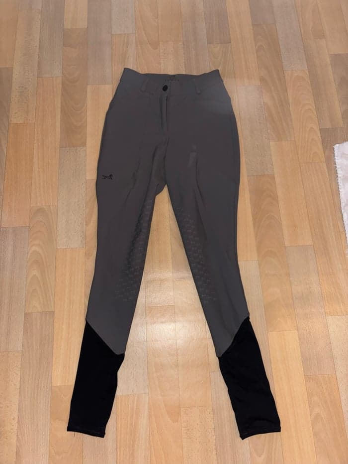 Media 1 av Grå ridbyxor från Fager