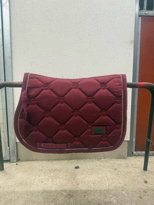 Bild av JULKLAPPSTIPS!🎅Vinrött hoppschabrak  i strl PONNY från EQUESTRIAN STOCKHOLM 