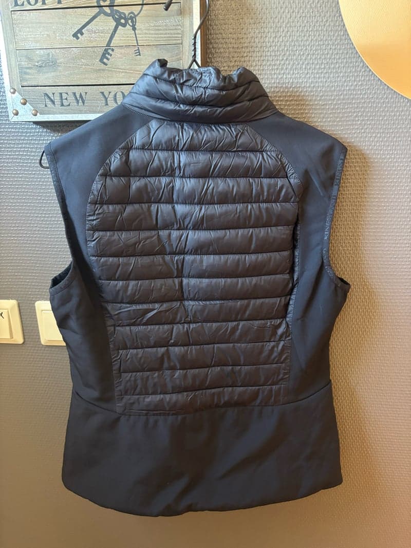 Bild 2 av Marinblå vadderad väst från Kingsland