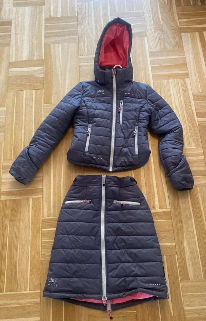 Bild 1 av Grå och rosa jacka och kjol från Uhip