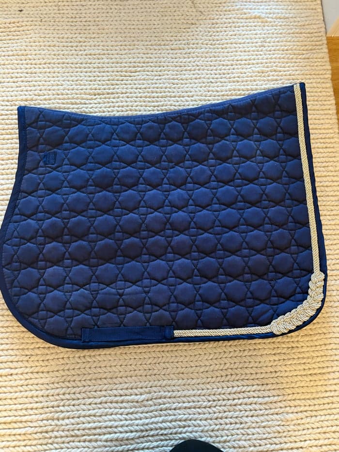 Media 1 av Mörkblått schabrak